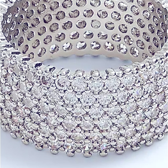 NWT Express Rhinestone Pave Statement Ring - Picture 2 of 2